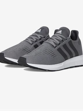 Men’s Adidas Swift Run sneakers in grey/black Sz 8